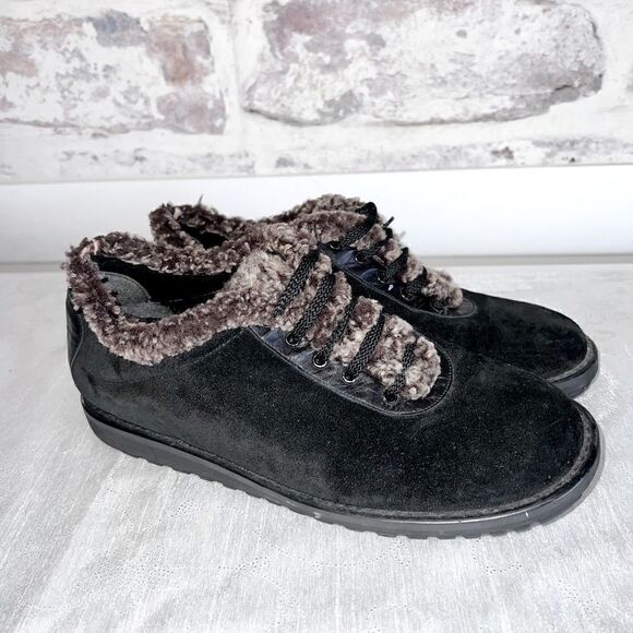 Stuart Weitzman Women's Black Suede Faux Fur Lined Booties Ankle Boots. Sz 6 - Picture 1 of 6